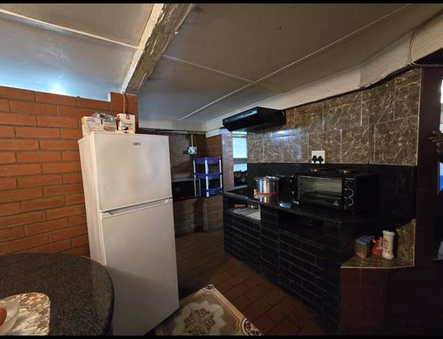 10 BEDROOM APARTMENT FOR SALE IN UMBILO